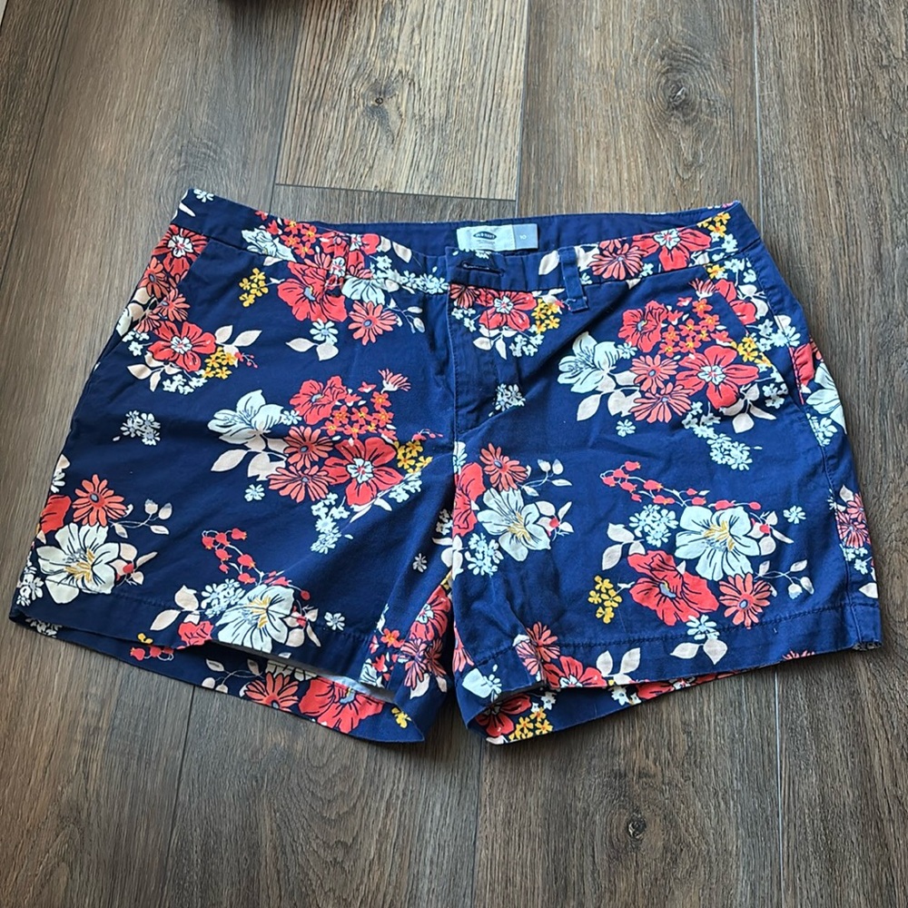 Old Navy shorts, floral size 10